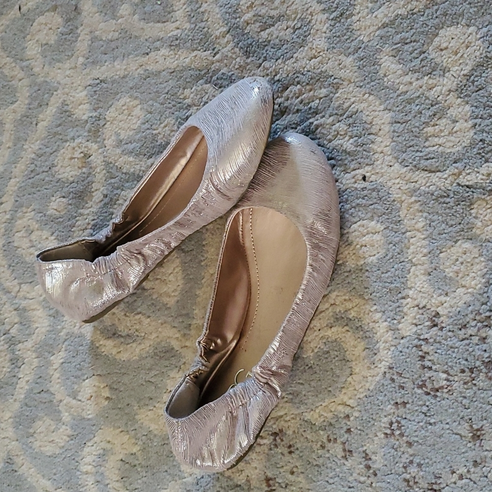 Bcbg flats